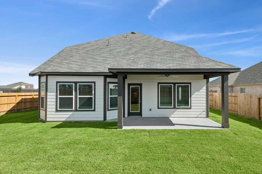 Exterior details and patio area of a home in Miller's Pond, Rosenberg (Image 3). Exterior details and patio area of a home in Miller's Pond, Rosenberg (Image 3).