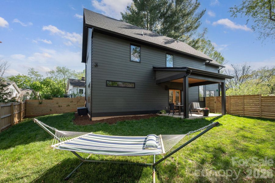 Custom Privacy Fence * Space to Play