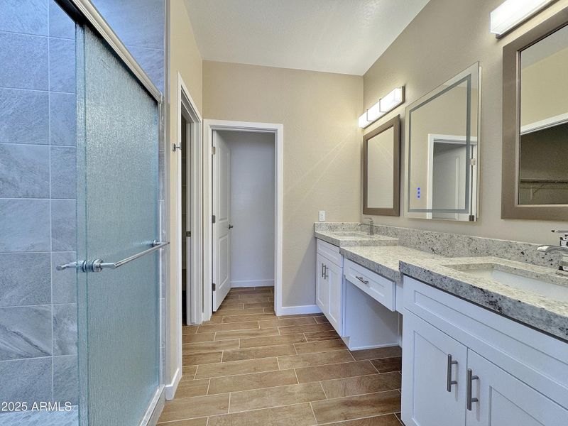 DBL Vanity Master Bath