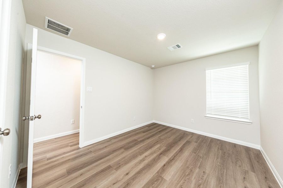 Spacious, unfurnished interior of a new home in Townsend Reserve, Splendora (Image 16).