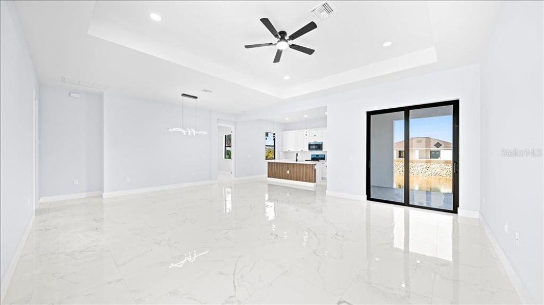 Spacious, unfurnished interior of a new home in , Cape Coral (Image 20).