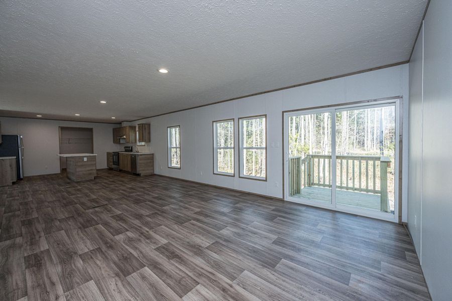 Spacious, unfurnished interior of a new home in , Summerville (Image 13).