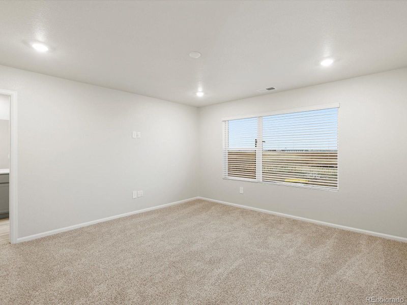 Spacious, unfurnished interior of a new home in , Aurora (Image 22).