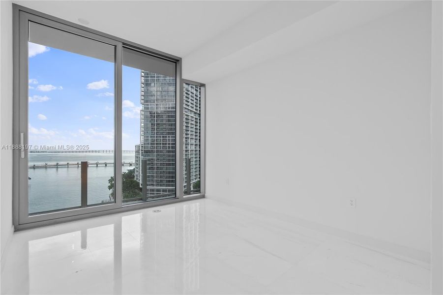 Spacious, unfurnished interior of a new home in , Miami (Image 25).