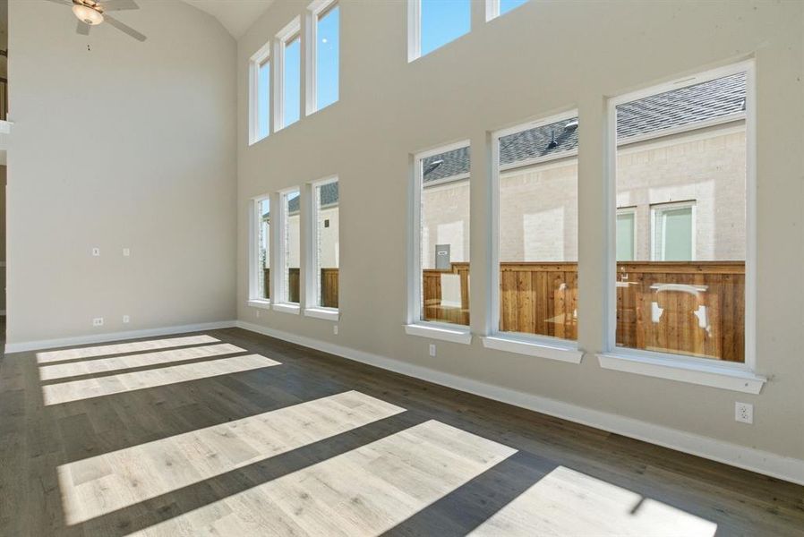 Spacious, unfurnished interior of a new home in Walsh Ranch, Fort Worth (Image 23).