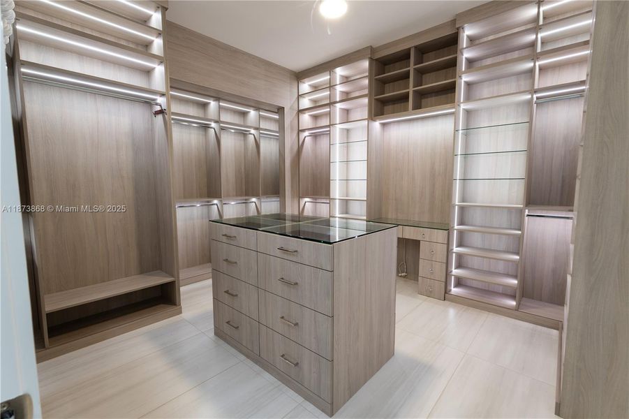 Furnished interior view inside a new home in , Homestead (Image 5).