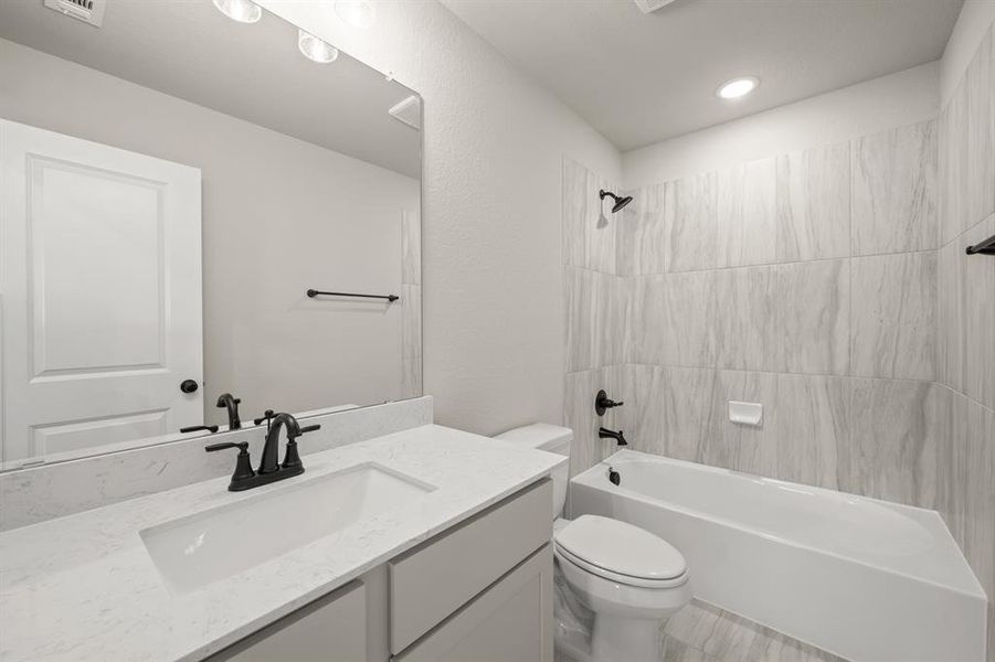 25_8776 Treeline-  Bathroom-1