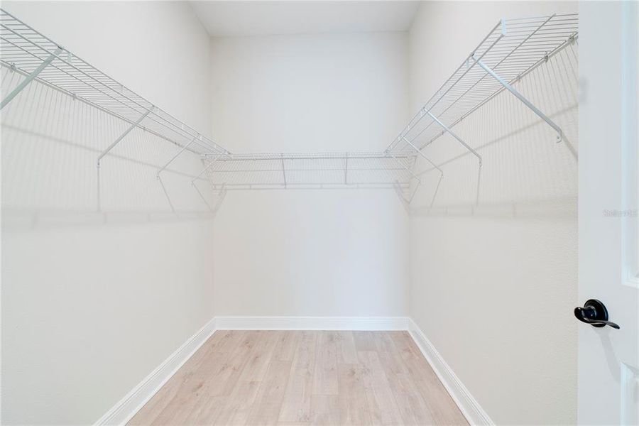 Spacious, unfurnished interior of a new home in , Kissimmee (Image 19).