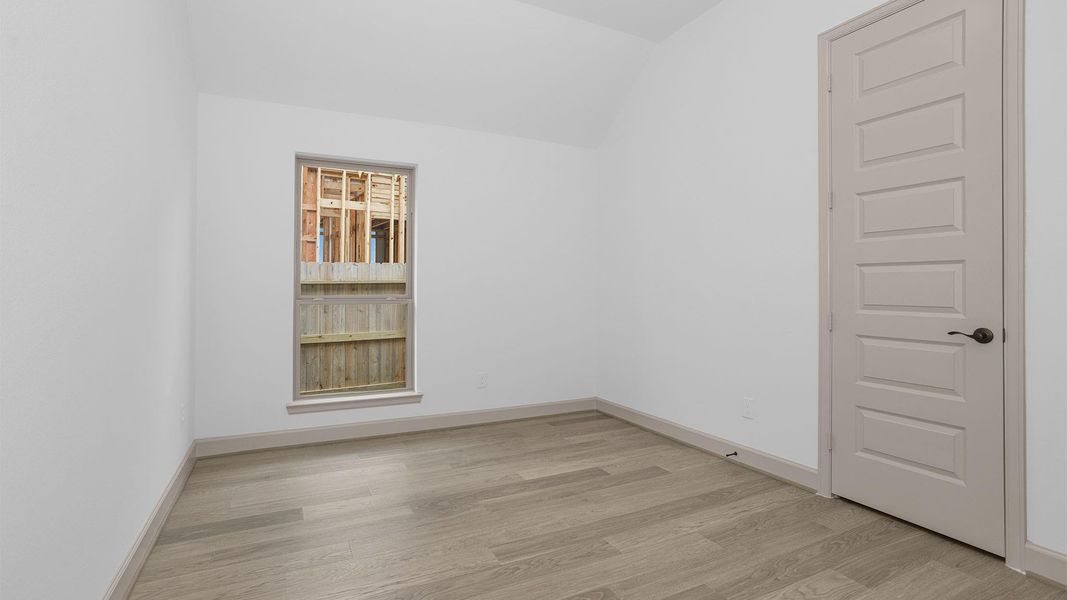 Spacious, unfurnished interior of a new home in Grange, Katy (Image 9).