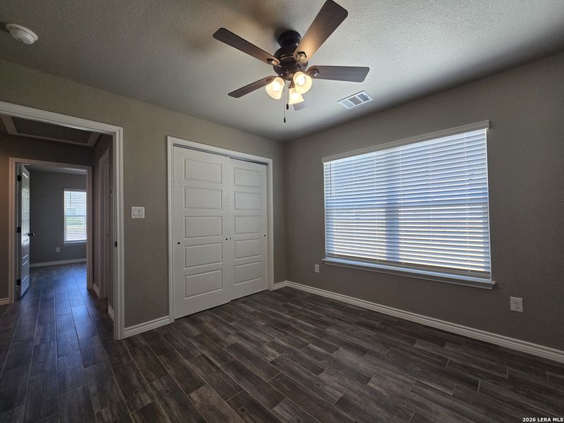 Spacious, unfurnished interior of a new home in , Canyon Lake (Image 20).