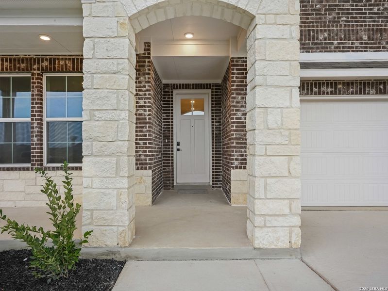 Exterior details and patio area of a home in Saddle Creek Ranch, Cibolo (Image 22).