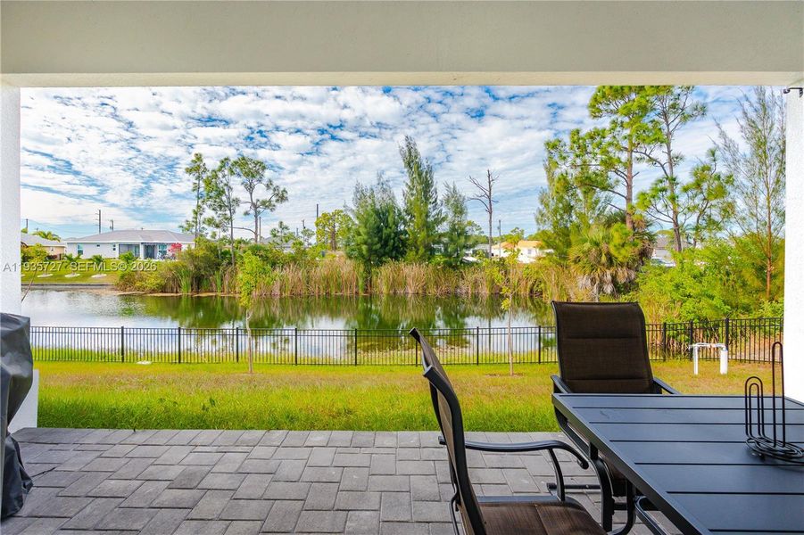 Exterior details and patio area of a home in , Cape Coral (Image 28).