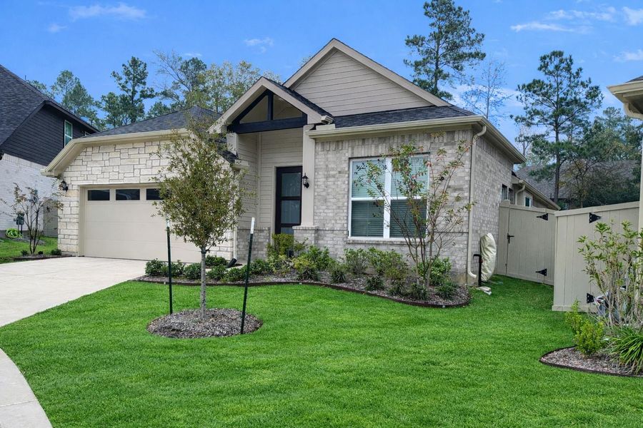 Front of home. (Grass greened for photos)