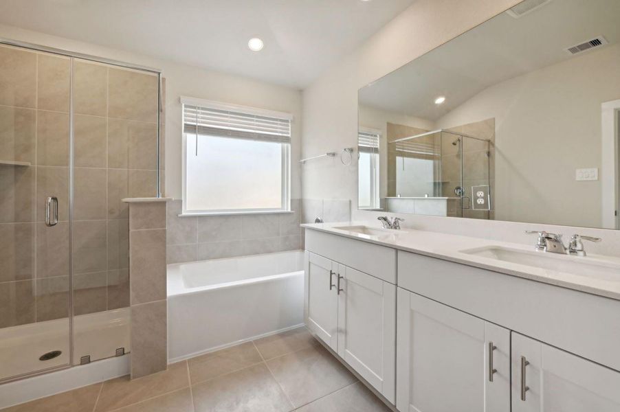 Furnished interior view inside a new home in , Conroe (Image 14).