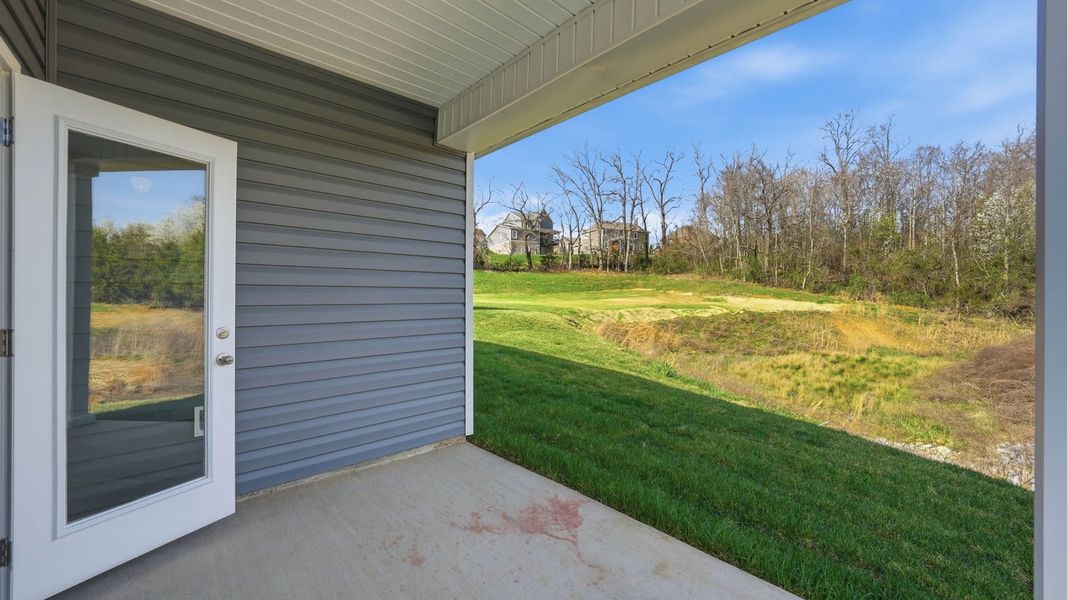 Exterior details and patio area of a home in Saint Andrews Garth, Kingsport (Image 3).