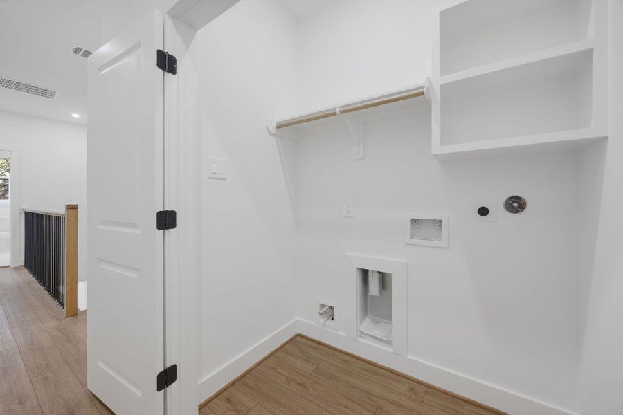Spacious, unfurnished interior of a new home in , Houston (Image 24).