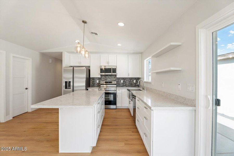 09-A7C08666 09-A7C08666