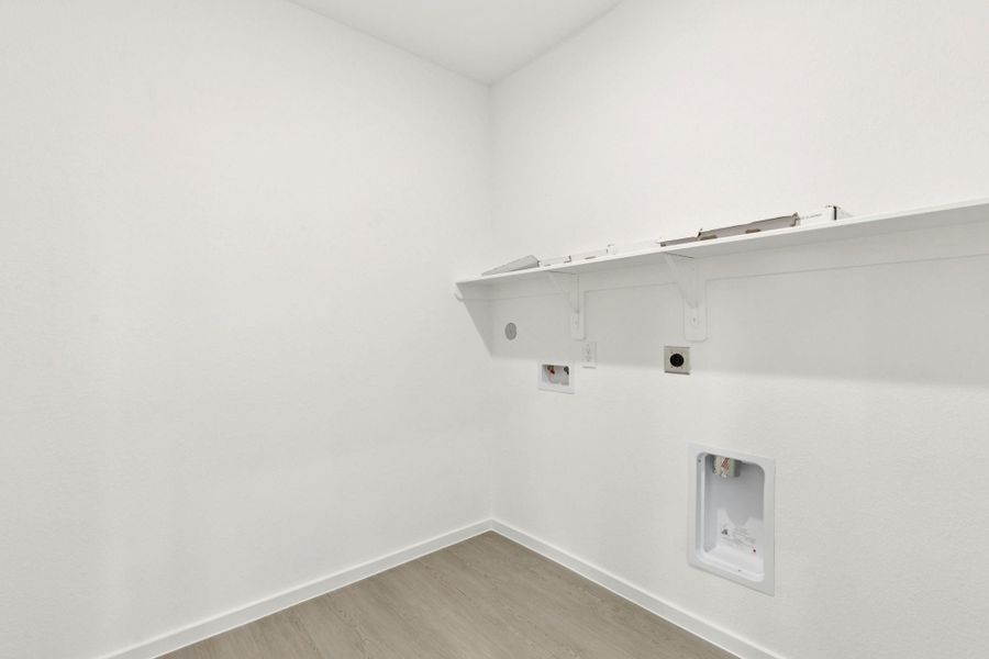 Spacious, unfurnished interior of a new home in Windcress, Cove (Image 27).