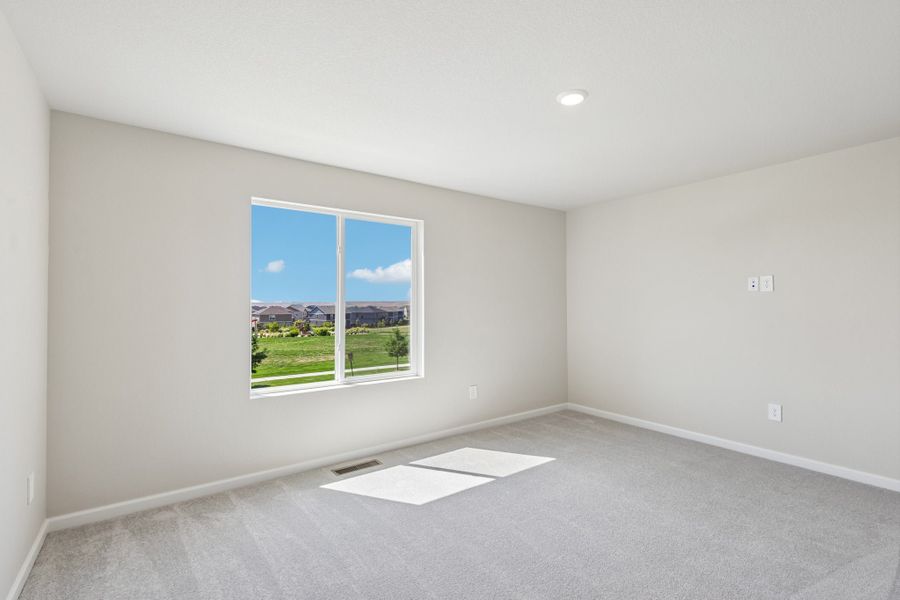 Spacious, unfurnished interior of a new home in Pintail Commons at Johnstown Village, Johnstown (Image 10).