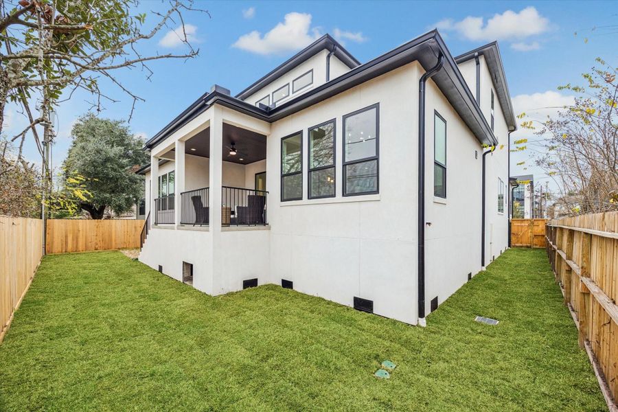 Exterior details and patio area of a home in , Bellaire (Image 3).