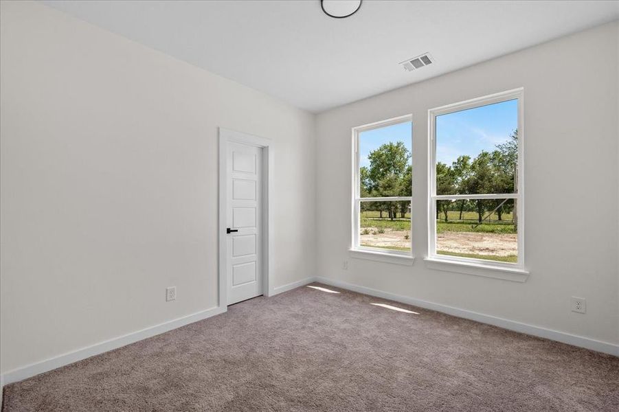 Spacious, unfurnished interior of a new home in , Leonard (Image 16).