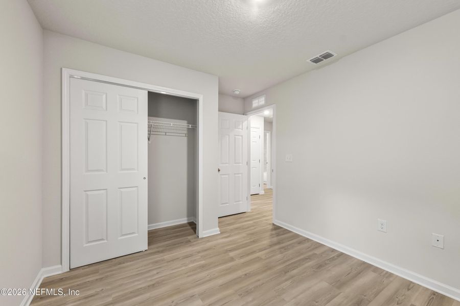 Spacious, unfurnished interior of a new home in , Jacksonville (Image 21).