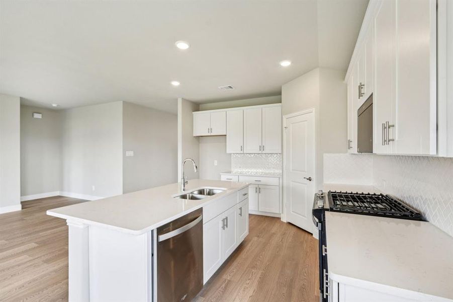 Photo is not of the actual home, but is an inspirational photo of builder’s model home and may depict options, furnishings, and/or decorator features that are not included. Photo is not of the actual home, but is an inspirational photo of builder’s model home and may depict options, furnishings, and/or decorator features that are not included.