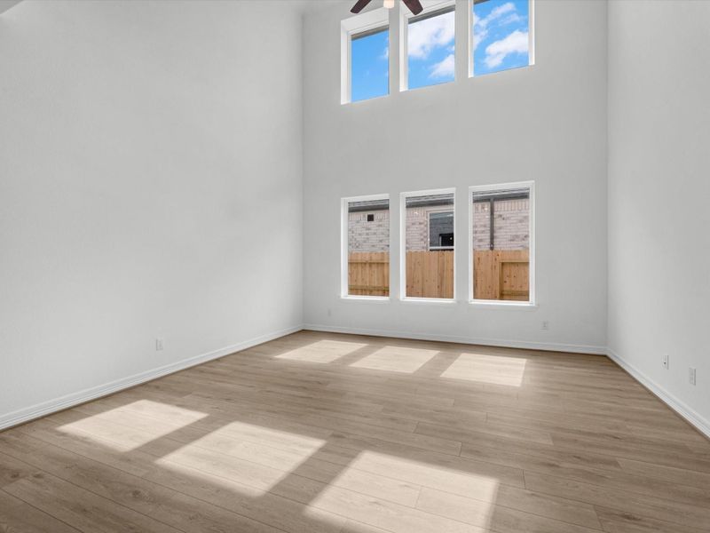 Spacious, unfurnished interior of a new home in Wildrye, Waller (Image 13).