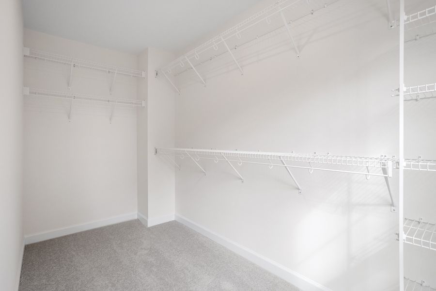 Spacious, unfurnished interior of a new home in Georgias Landing, Raleigh (Image 27).