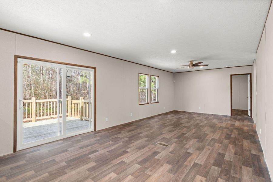Spacious, unfurnished interior of a new home in , St. George (Image 16).