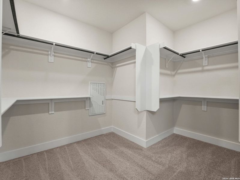 Spacious, unfurnished interior of a new home in Parklands Estates, Schertz (Image 18).