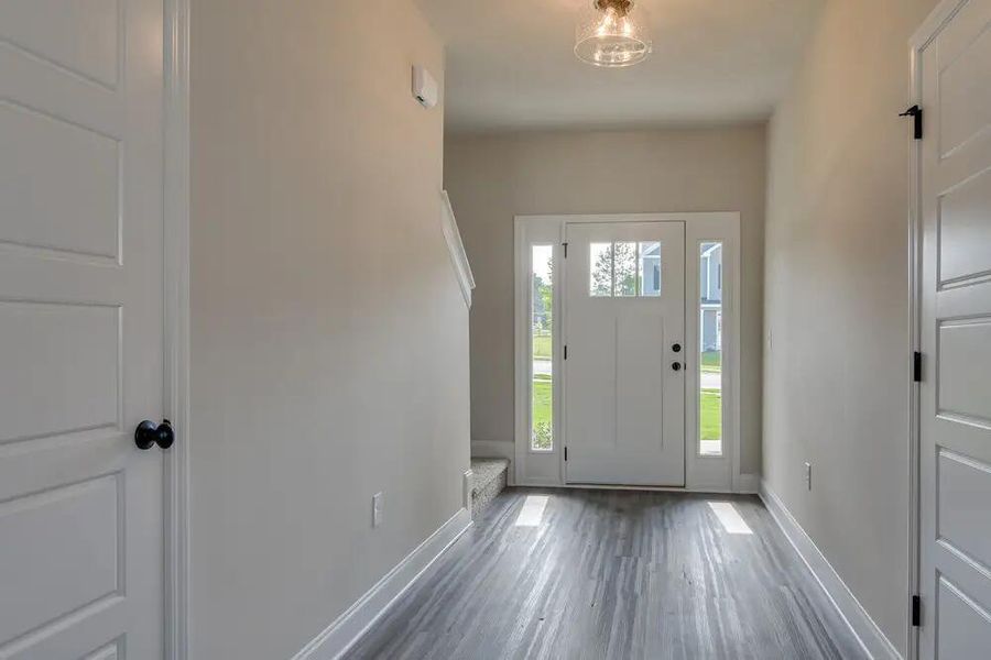 Spacious, unfurnished interior of a new home in , Edgefield (Image 7).
