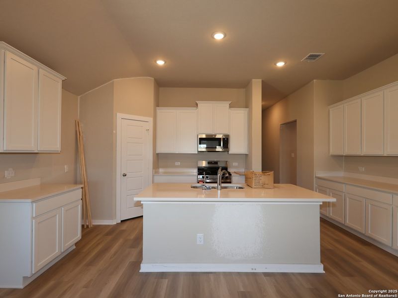 Furnished interior view inside a new home in Winding Brook, San Antonio (Image 6). Furnished interior view inside a new home in Winding Brook, San Antonio (Image 6).