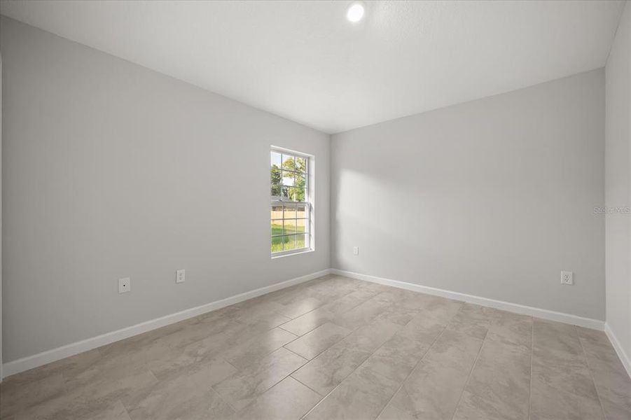 Spacious, unfurnished interior of a new home in , Deland (Image 21).