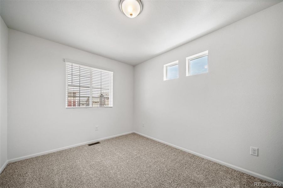 Spacious, unfurnished interior of a new home in , Aurora (Image 25).