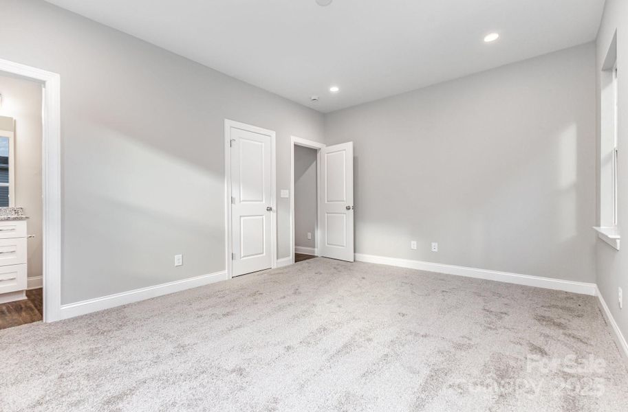 Spacious, unfurnished interior of a new home in , Gastonia (Image 10).