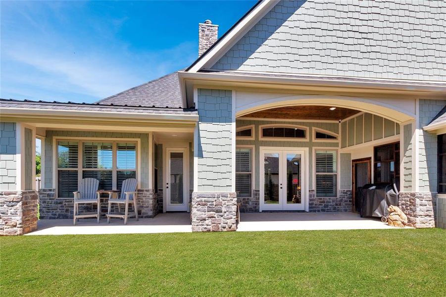 Exterior details and patio area of a home in , Flint (Image 23).