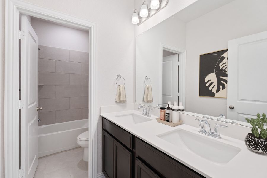 Representative furnished interior of a home built from the Stockdale by Beazer Homes in Enclave at Legacy Hills: Overlook 60', Celina (Image 12).