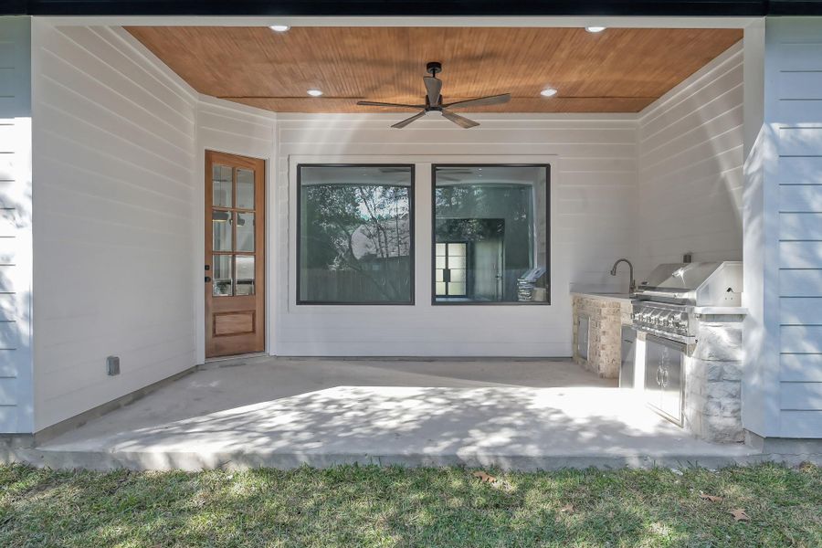 Exterior details and patio area of a home in , Montgomery (Image 27).