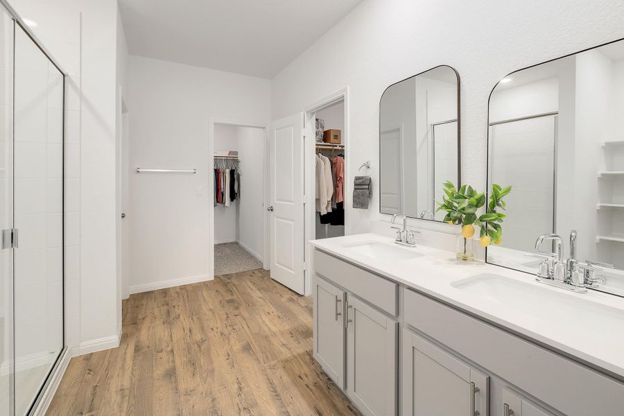 Dual vanity with rectangular undermount sinks and chrome fixtures Dual vanity with rectangular undermount sinks and chrome fixtures