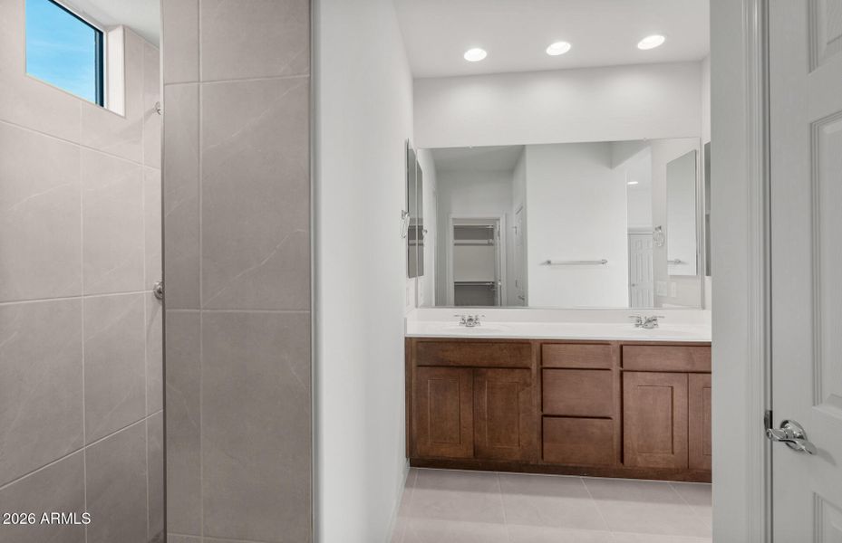 Owner's Bathroom Owner's Bathroom