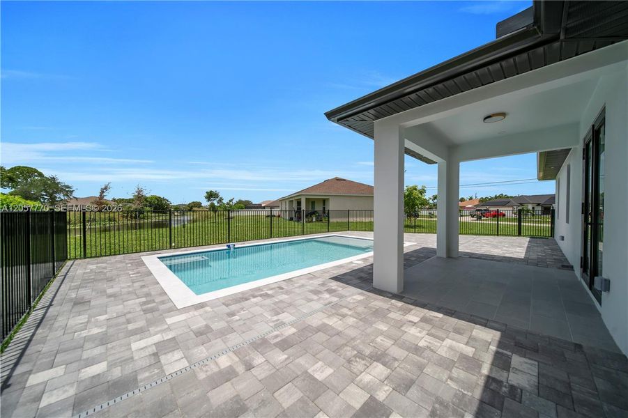 Exterior details and patio area of a home in , Cape Coral (Image 19).
