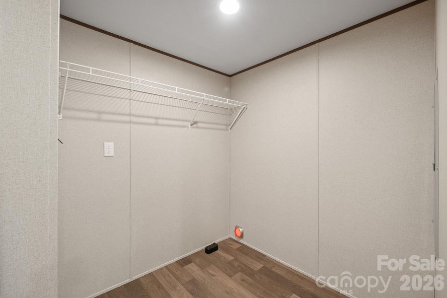 Spacious, unfurnished interior of a new home in , Old Fort (Image 13).