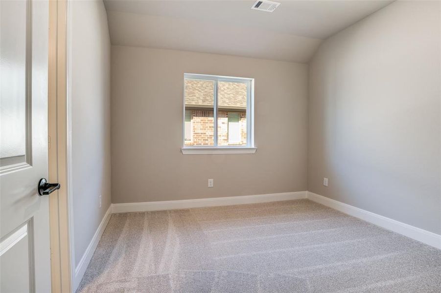 Spacious, unfurnished interior of a new home in West Crossing, Anna (Image 11).