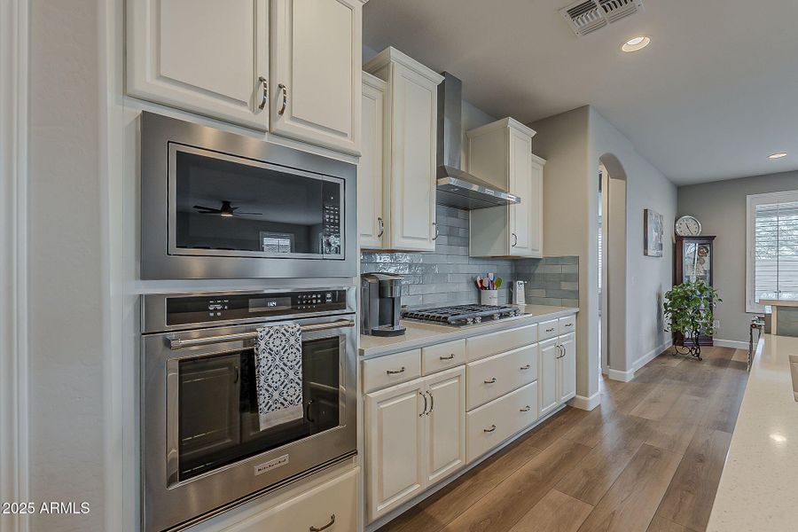 large-0199a4d1-3ed8-7371-898d-db82ecf229