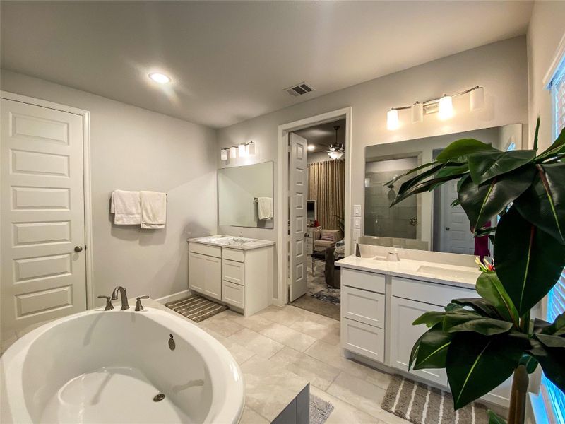 Furnished interior view inside a new home in Stonecreek Estates 50', Richmond (Image 22). Furnished interior view inside a new home in Stonecreek Estates 50', Richmond (Image 22).