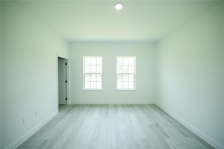 Spacious, unfurnished interior of a new home in , Ocala (Image 32).