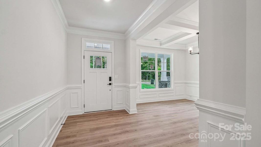 Spacious, unfurnished interior of a new home in Falls Cove, Troutman (Image 30).