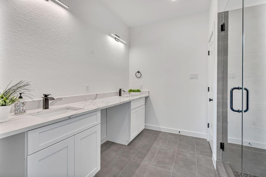 Furnished interior view inside a new home in , Houston (Image 24).