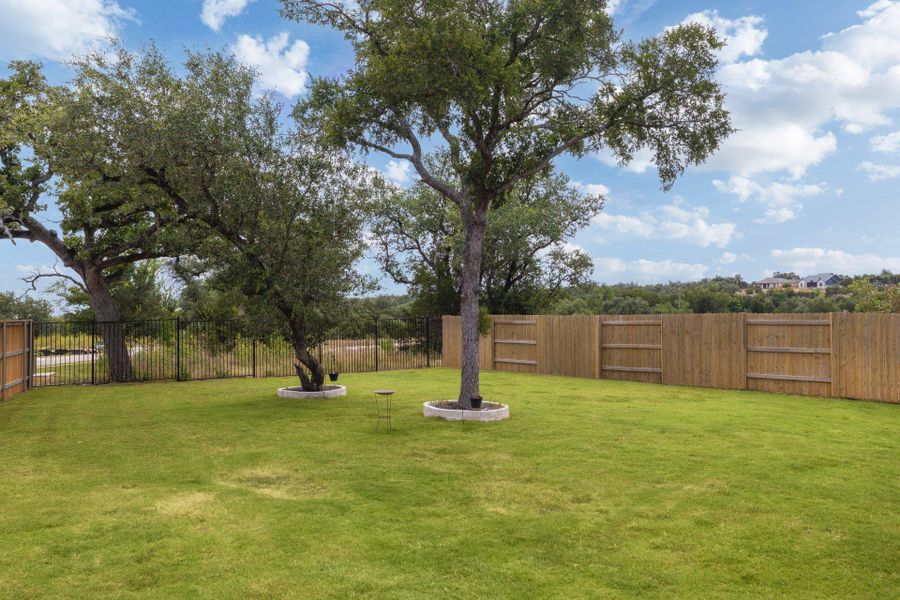 Huge backyard! One of the largest in the neighborhood! Huge backyard! One of the largest in the neighborhood!